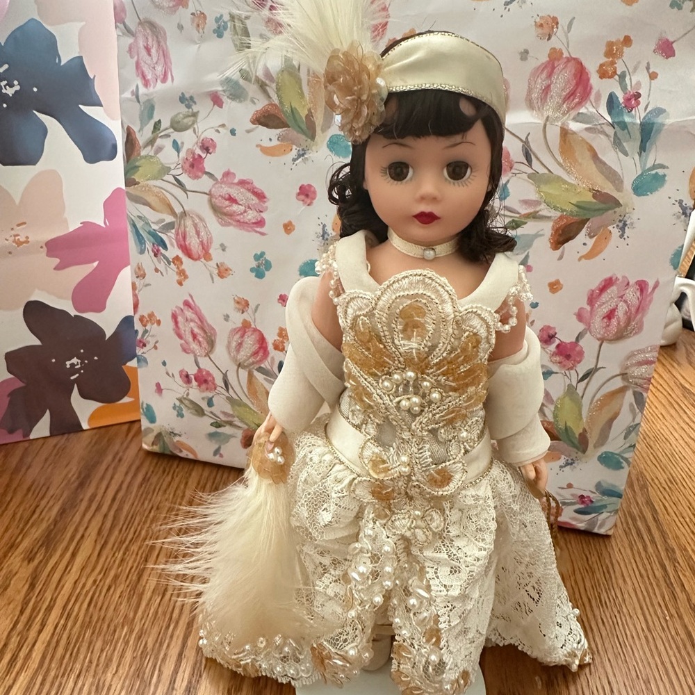 RARE - Madame Alexander COA and Box - Pearl of the Twenties